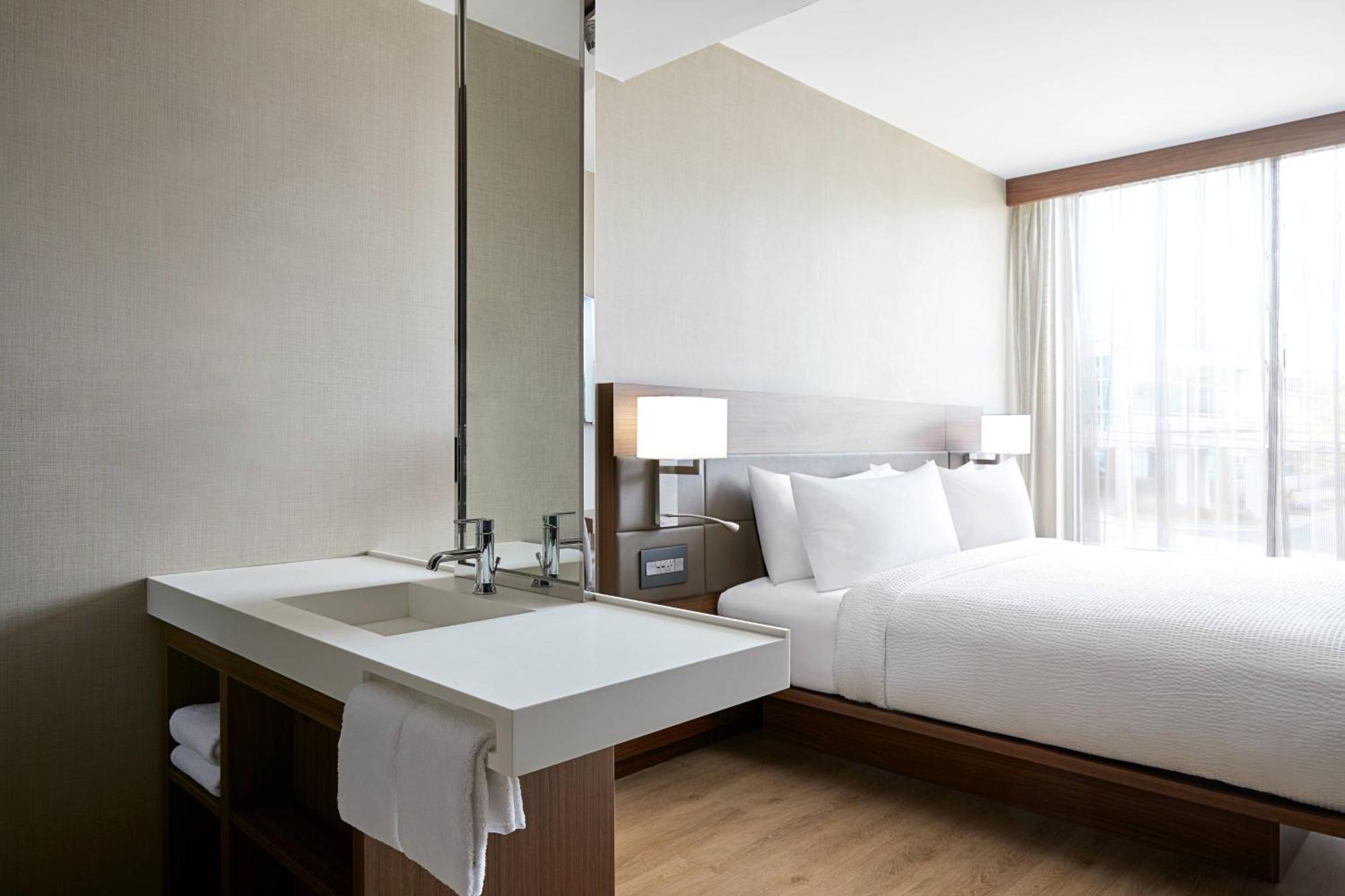 Ac Hotel By Marriott Raleigh North Hills Extérieur photo
